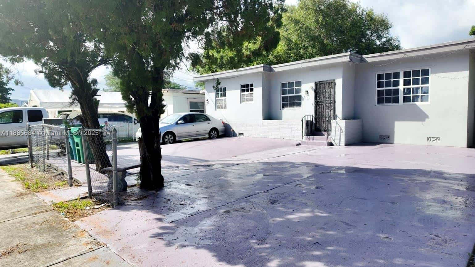 2367 NW 82nd St, Miami FL 33147