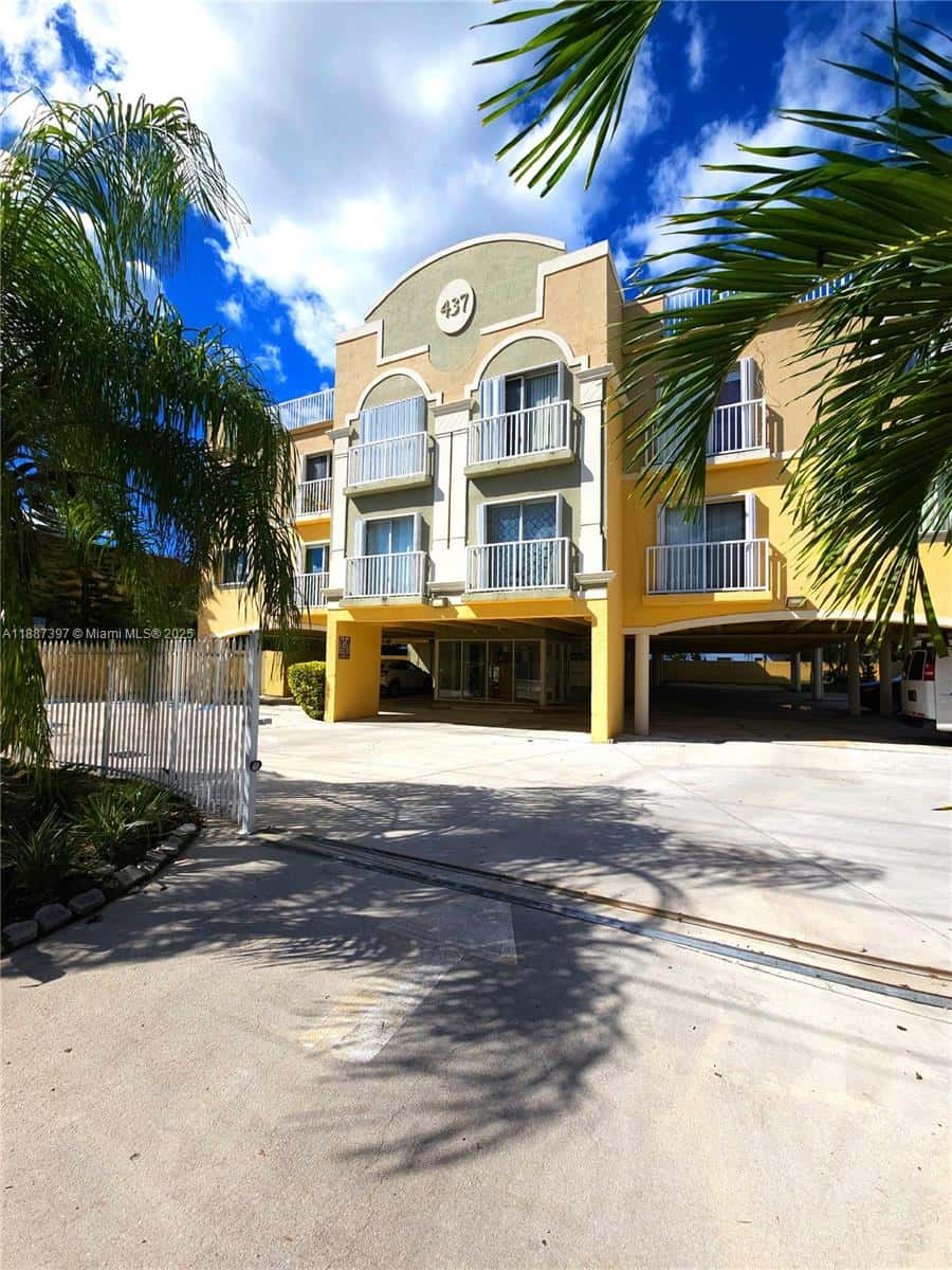 437 SW 7th St # 201, Miami FL 33130