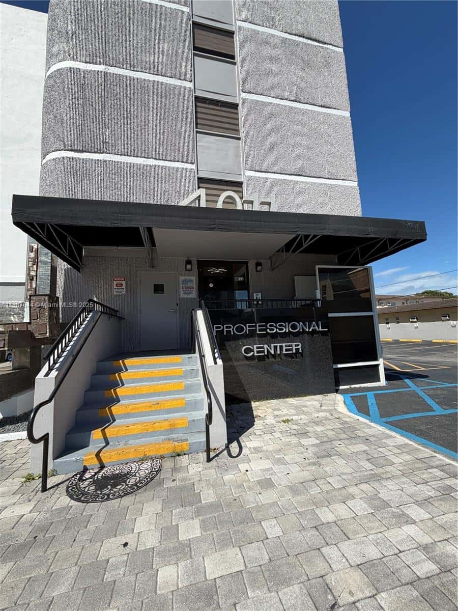 4011 W Flagler St # 404, Miami FL 33134