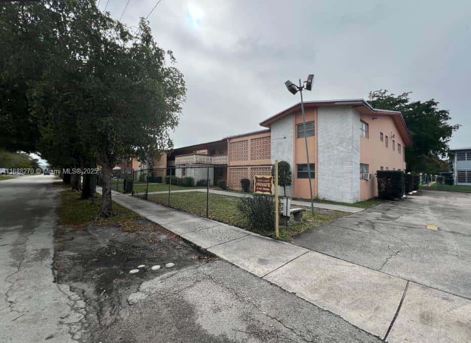 19080 NE 3rd Ct # 312, Miami FL 33179