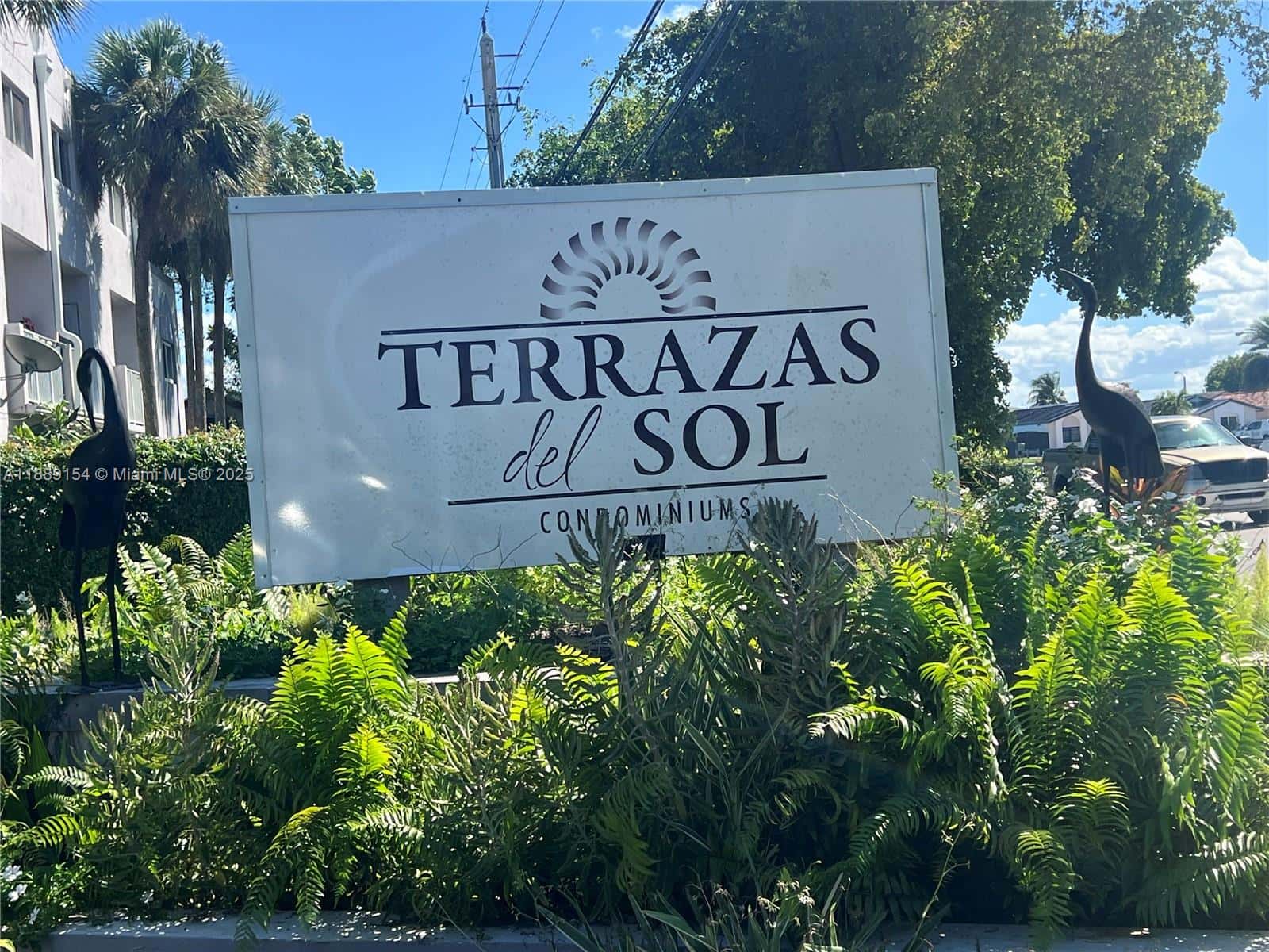 2750 W 76th St # 203, Hialeah FL 33016