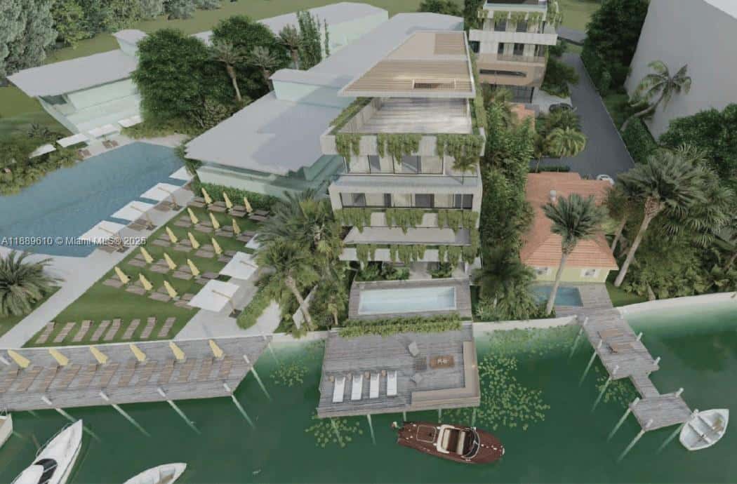 8 Century Ln, Miami Beach FL 33139