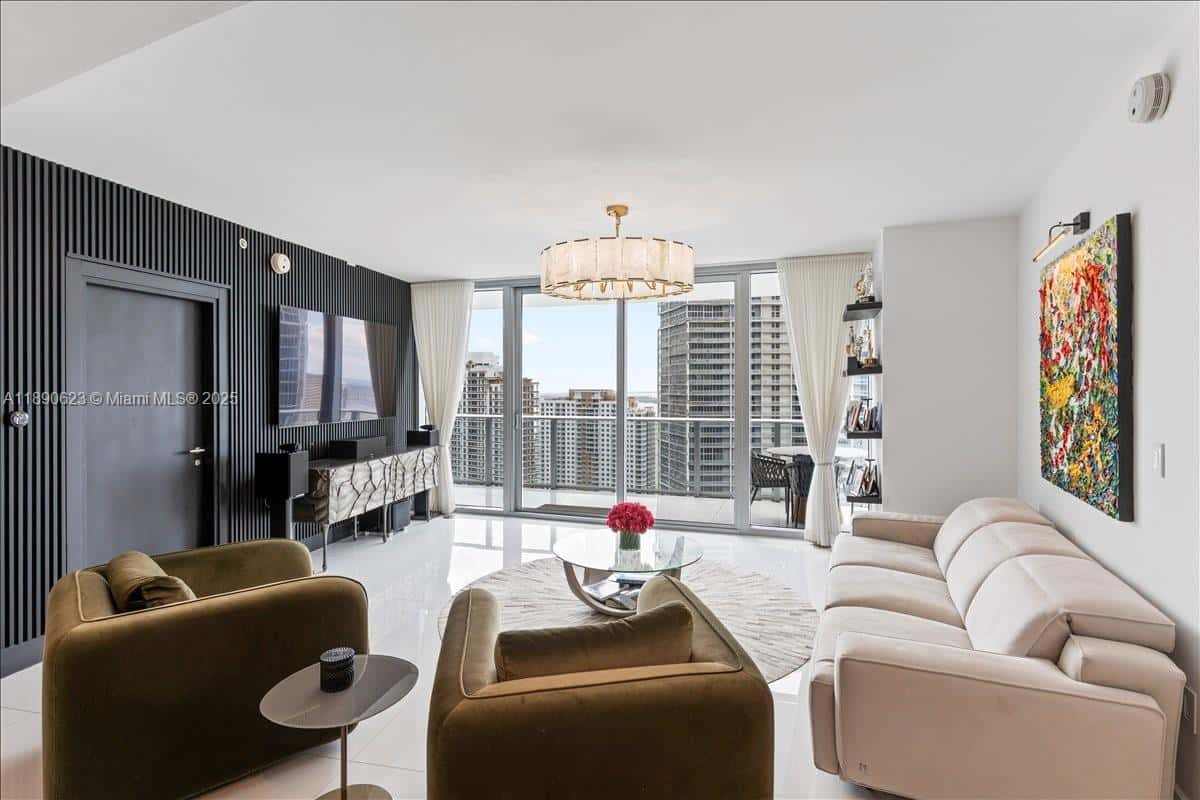 200 Biscayne Boulevard Way # 3608, Miami FL 33131