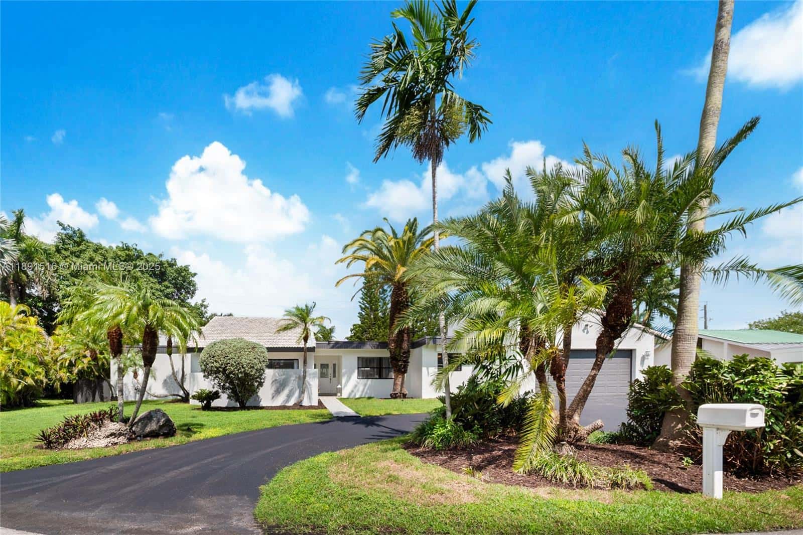 8345 SW 168th Ter, Palmetto Bay FL 33157