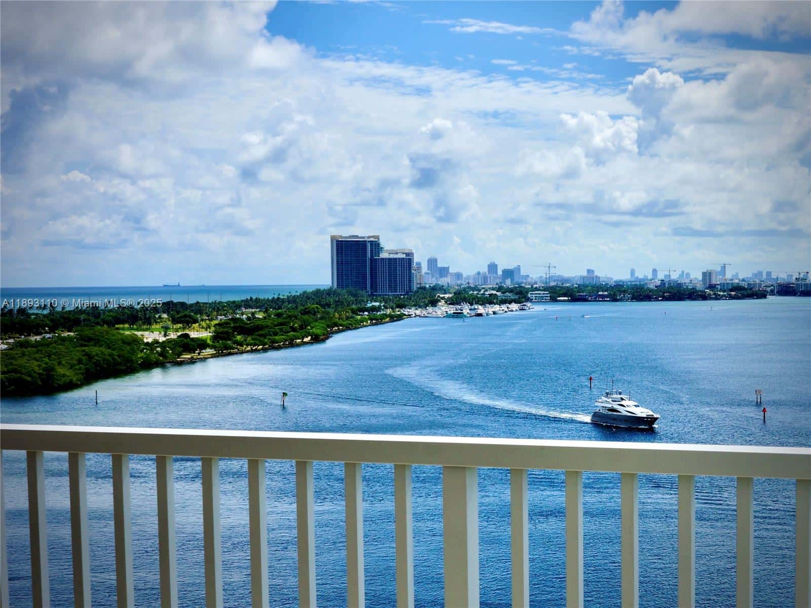 300 Bayview Dr # 1206, Sunny Isles Beach FL 33160
