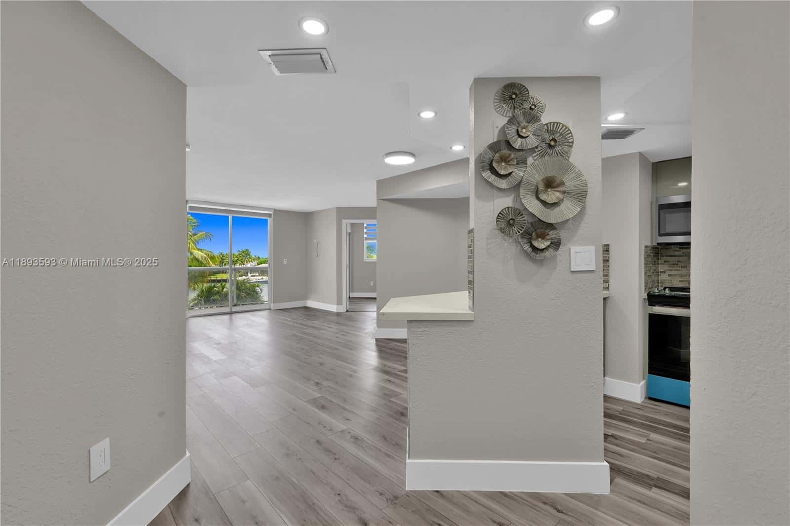 5880 Collins Ave # 403, Miami Beach FL 33140