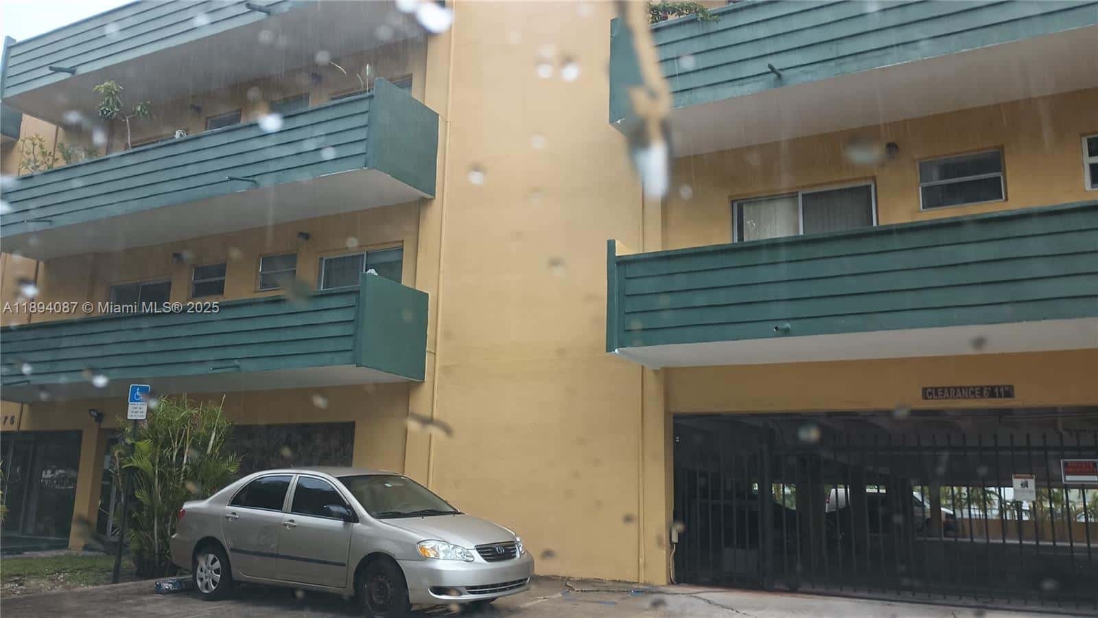 1975 NE 135th St # 2I, North Miami FL 33181