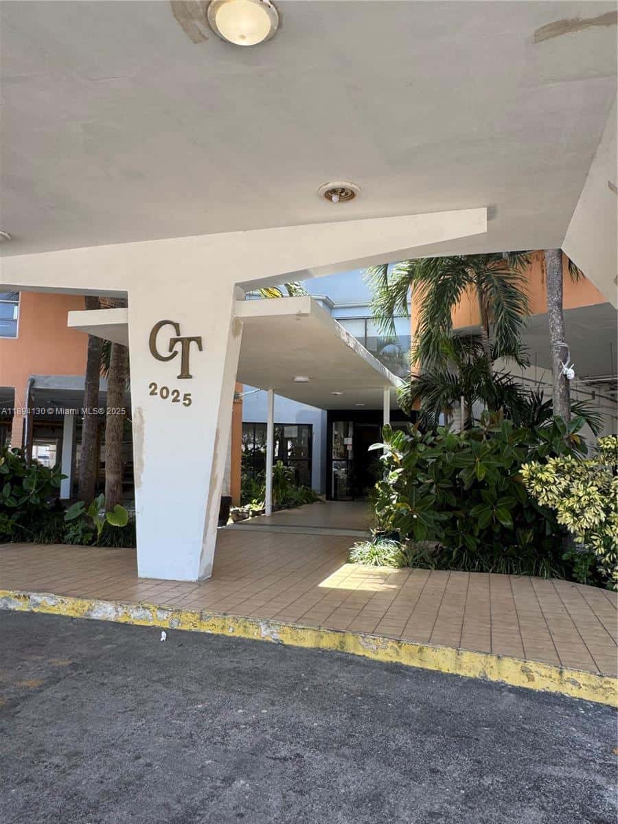 2025 NE 164th St # 206, North Miami Beach FL 33162