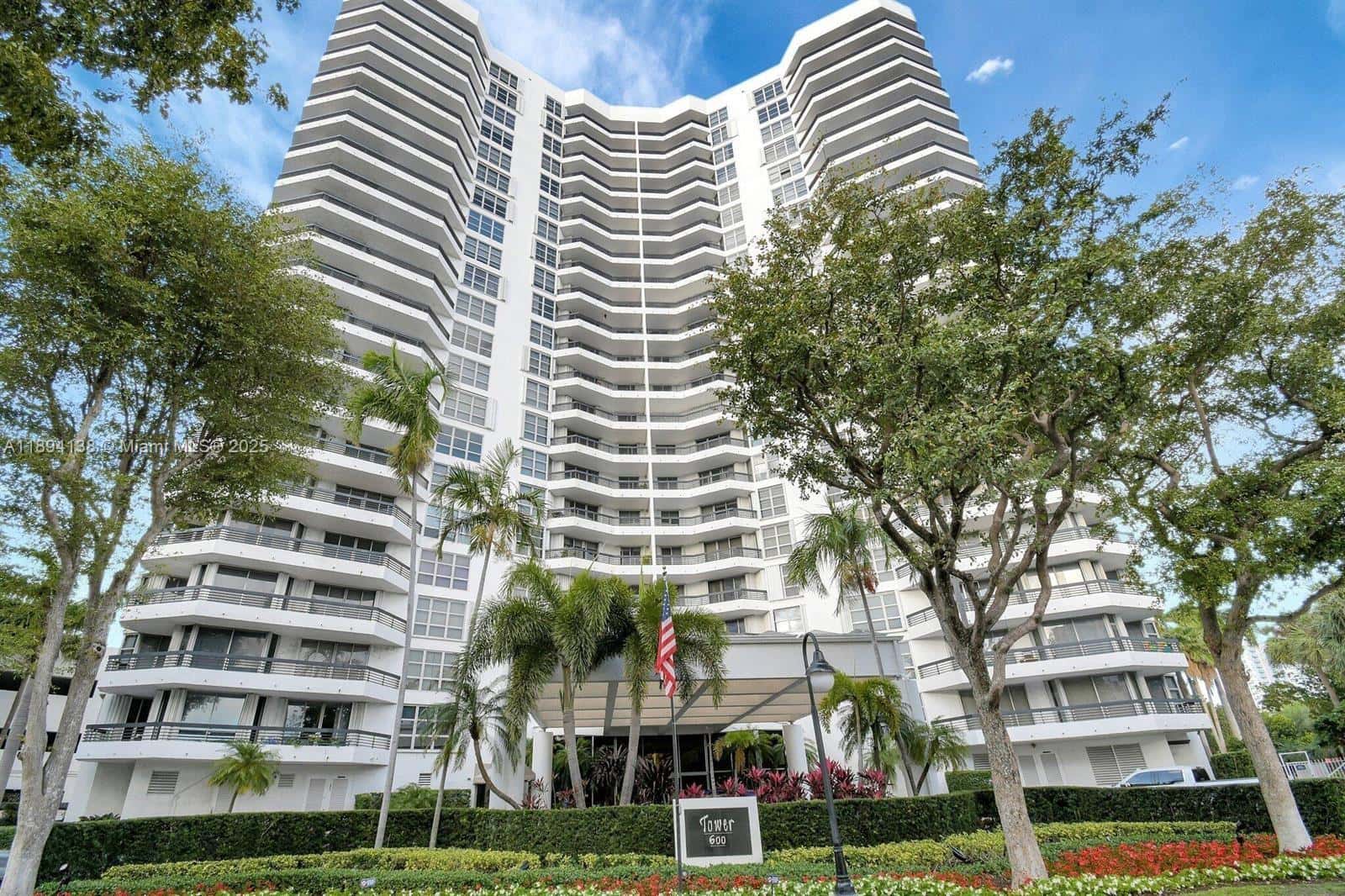 3400 NE 192nd St # 802, Aventura FL 33180