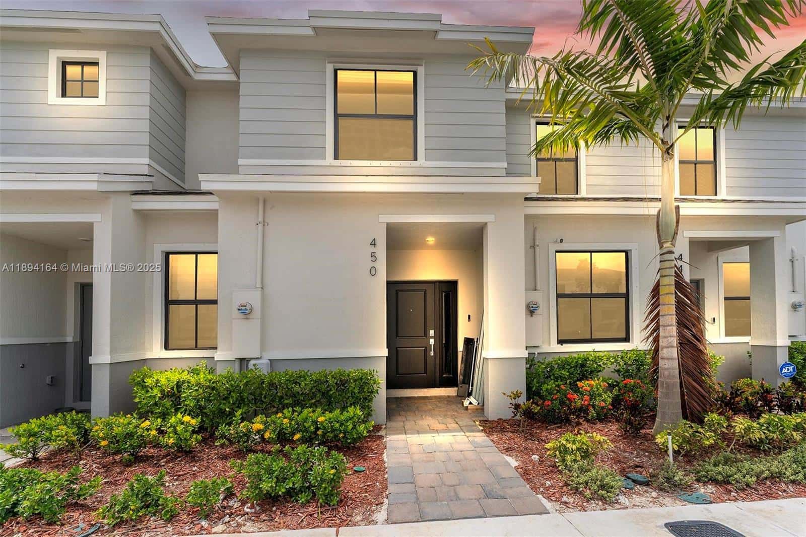 450 NE 13th St, Florida City FL 33034