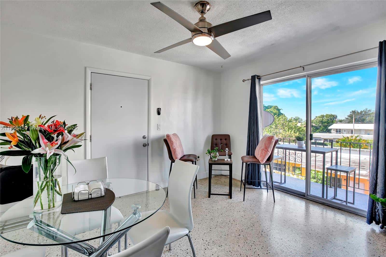458 SW 9th St # 8, Miami FL 33130