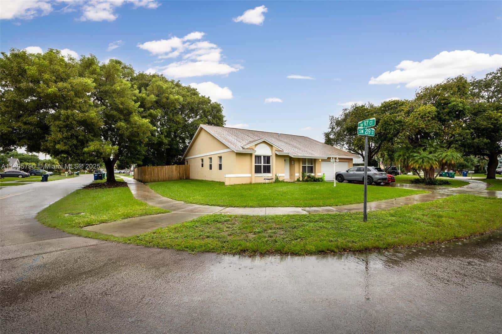 9730 SW 219th St, Cutler Bay FL 33190