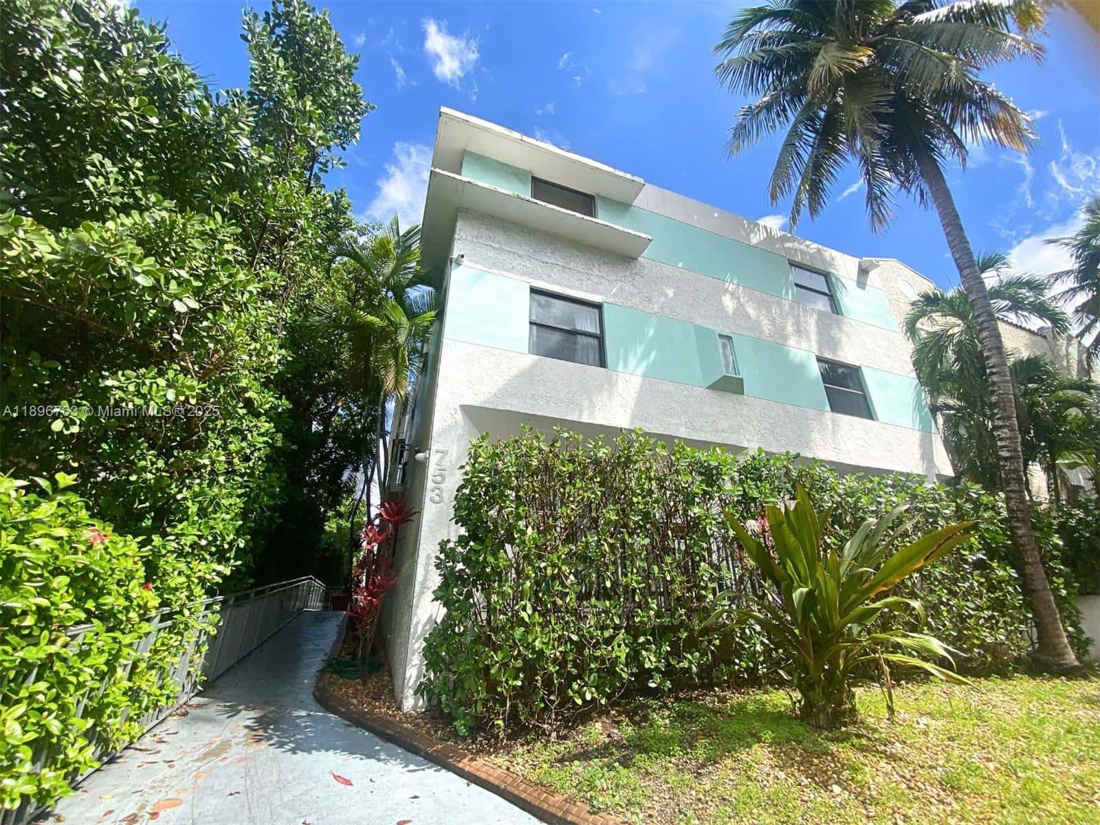 753 Michigan Ave # 2B, Miami Beach FL 33139