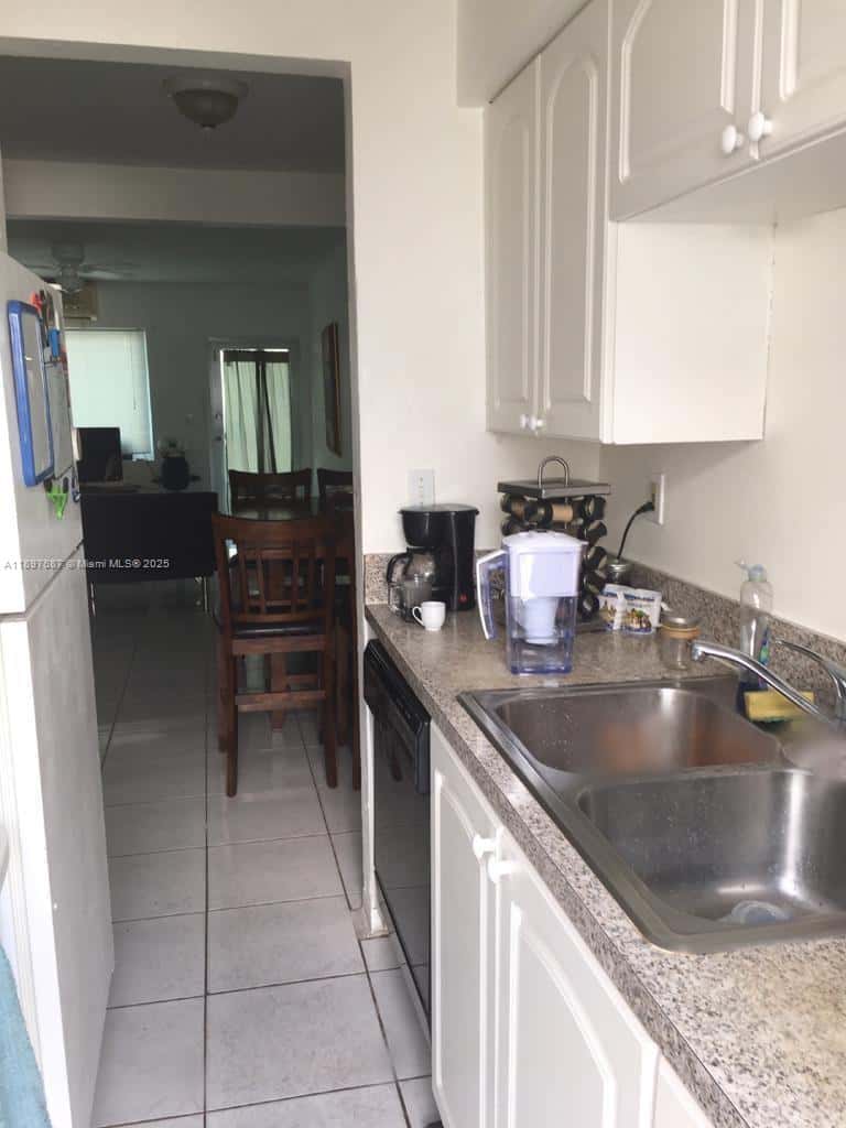 625 75th St, Miami Beach FL 33141