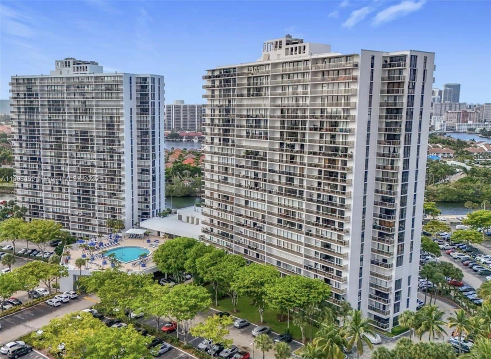 3731 N Country Club Dr # 129, Aventura FL 33180