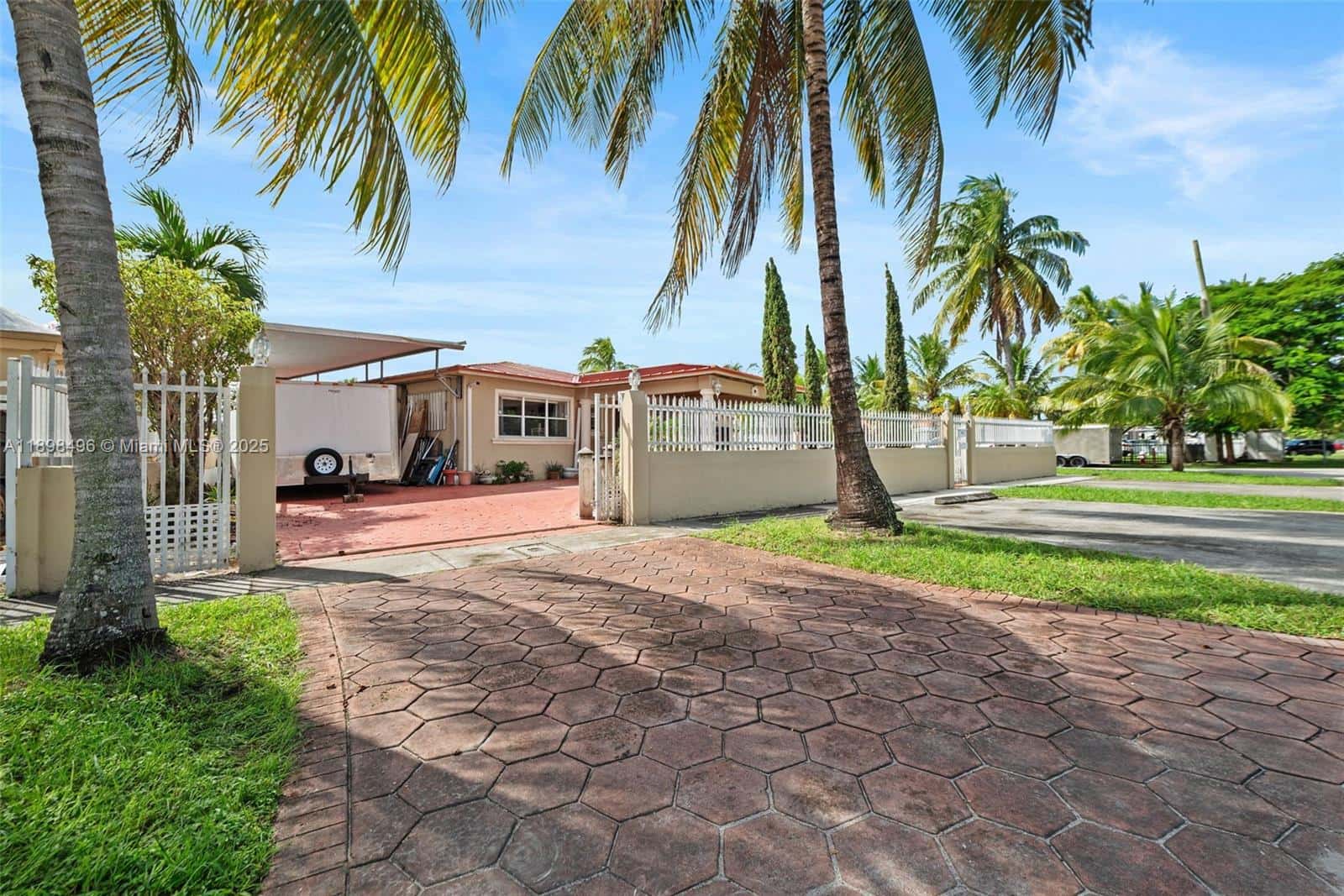 100 E 37th St, Hialeah FL 33013