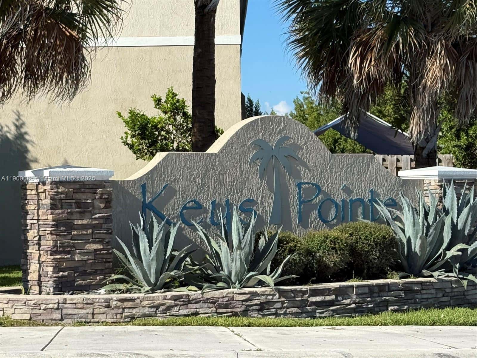 484 NE 5th St, Florida City FL 33034
