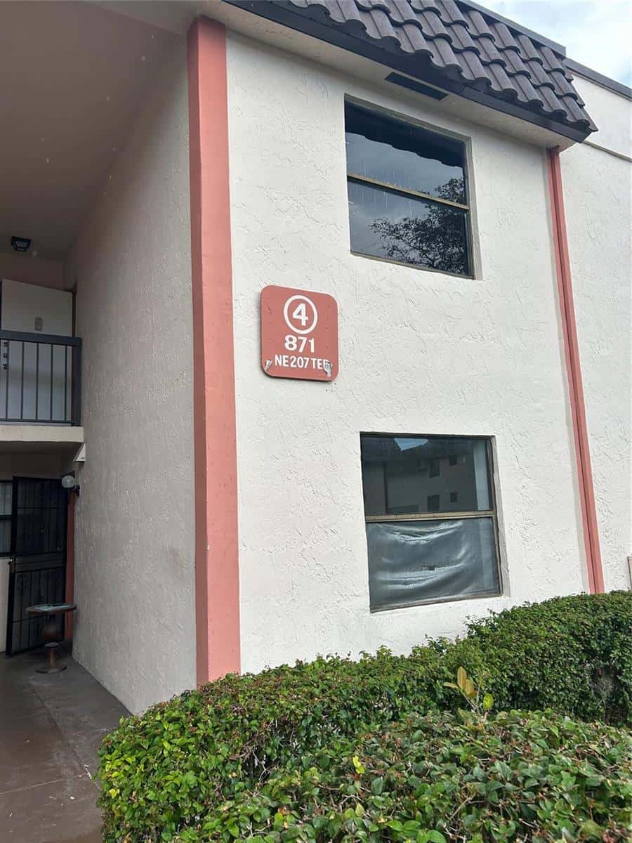 871 NE 207th Terrace # 102, Miami FL 33179