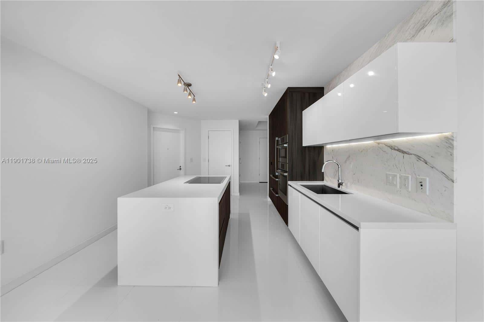 851 NE 1st AVE # 2106, Miami FL 33132