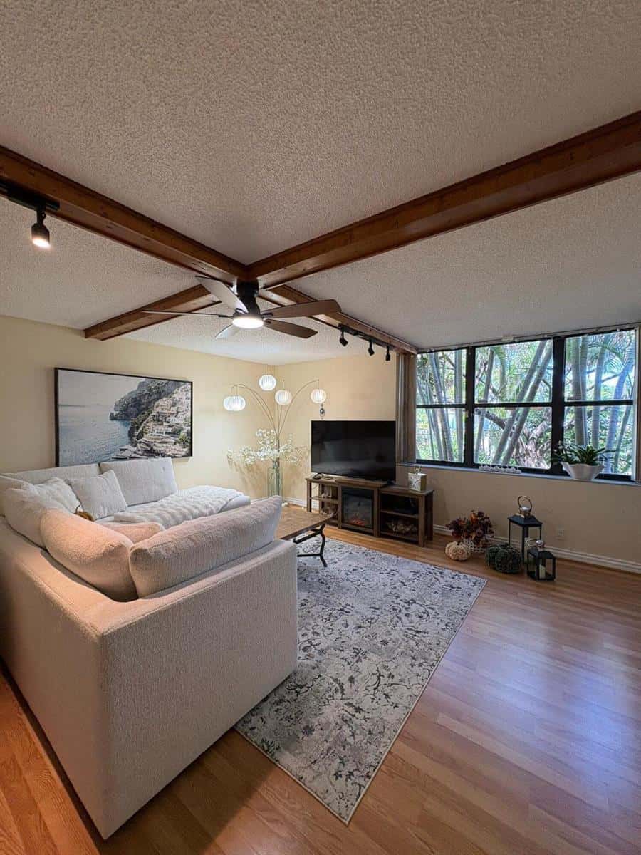20401 NE 30th Avenue # 8, Aventura FL 33180