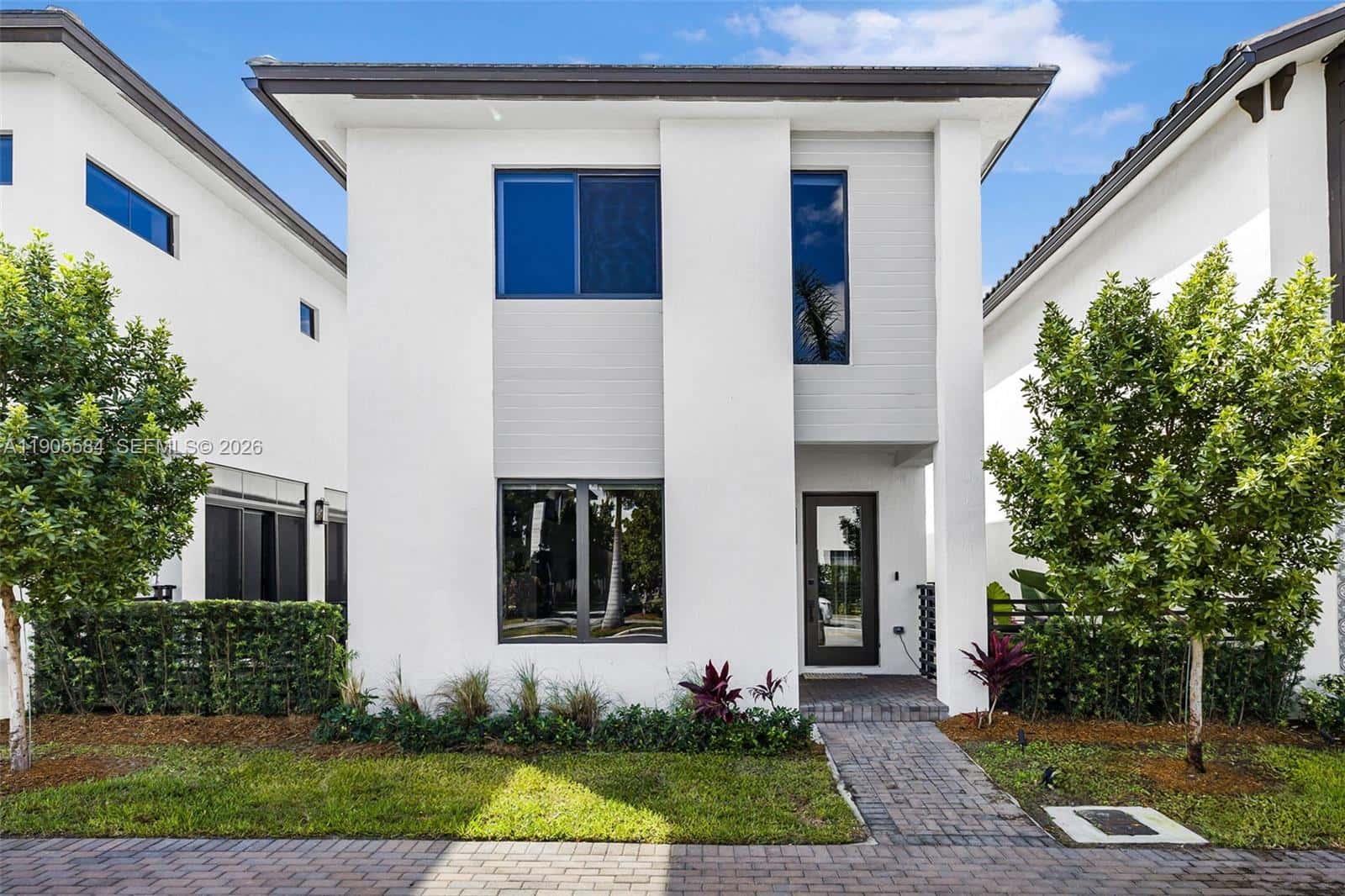 8156 NW 43rd St, Doral FL 33166