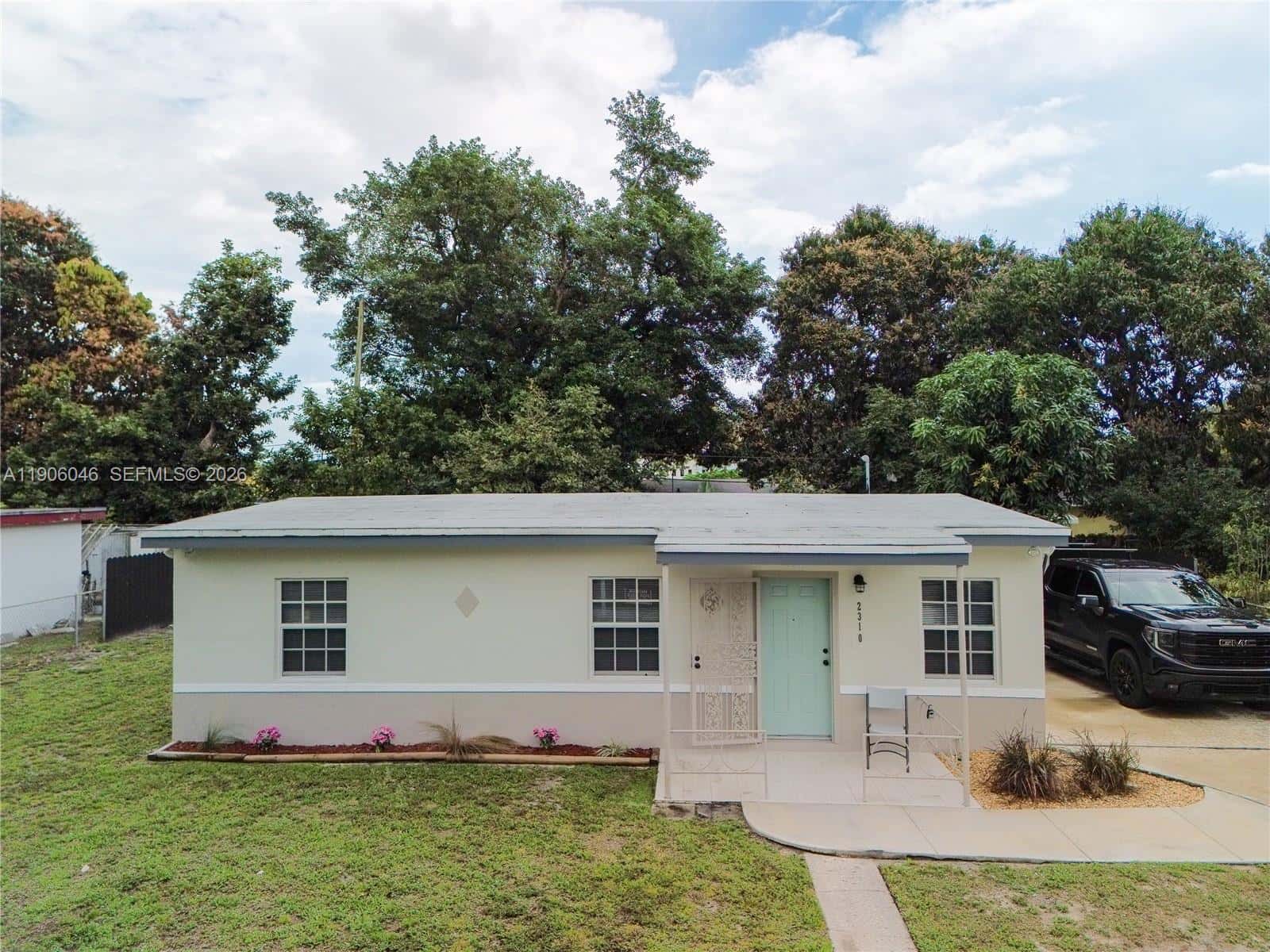 2310 W Bunche Park Dr, Miami Gardens FL 33054