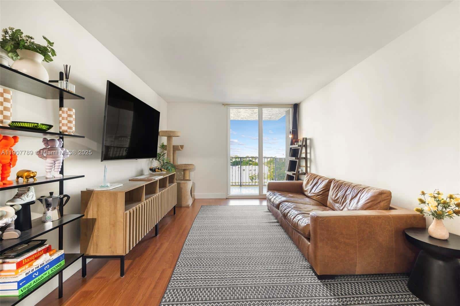 850 N Miami Ave # 906, Miami FL 33136