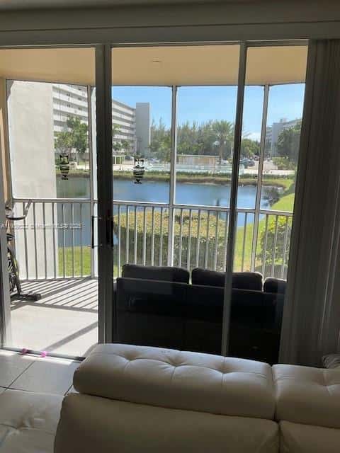 1770 NE 191st St # 1, Miami FL 33179
