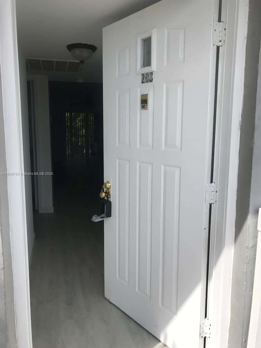 438 NE 210th Cir Ter # 4B, Miami FL 33179