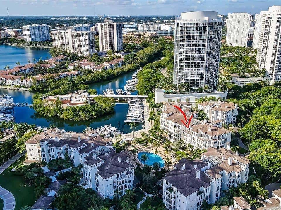 3900 Island Blvd # 303, Aventura FL 33160