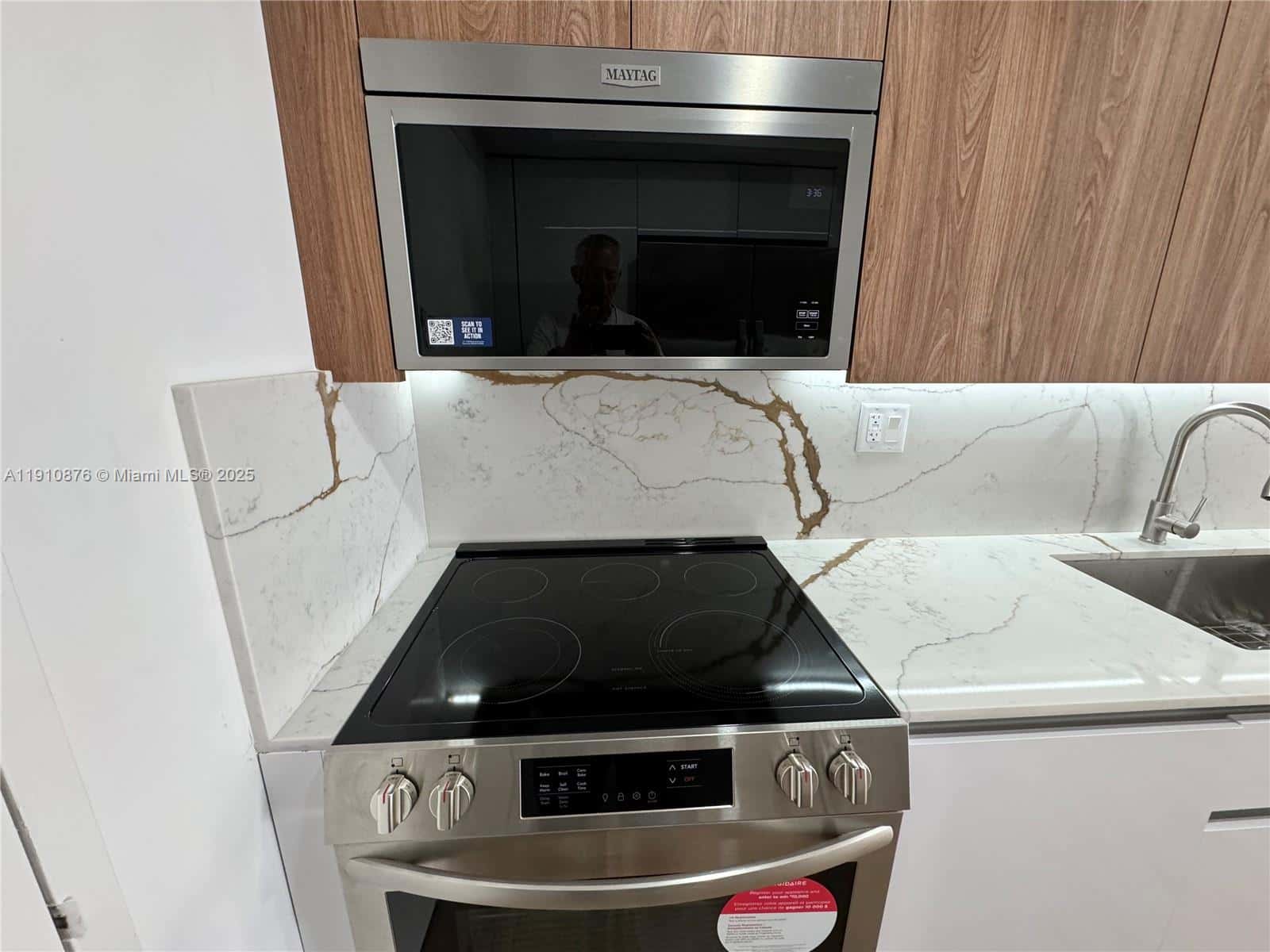 18031 Biscayne Blvd # 1402, Aventura FL 33160