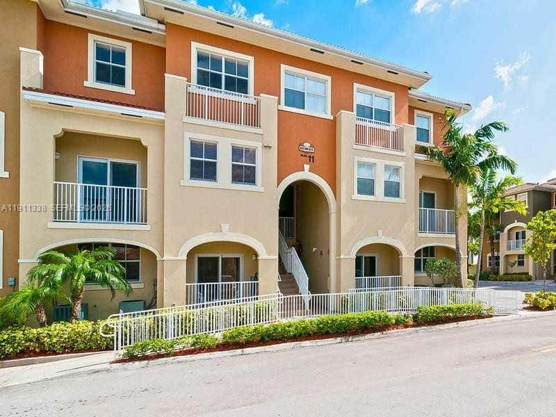 8833 NW 107th Ct # 205, Doral FL 33178