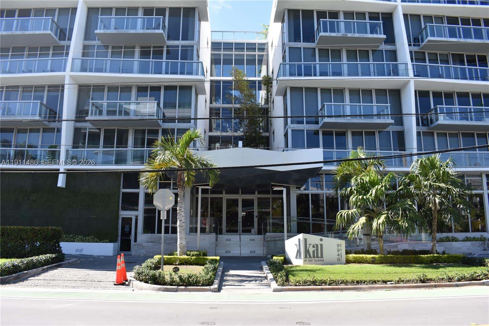 9940 W Bay Harbor Dr, Bay Harbor Islands FL 33154