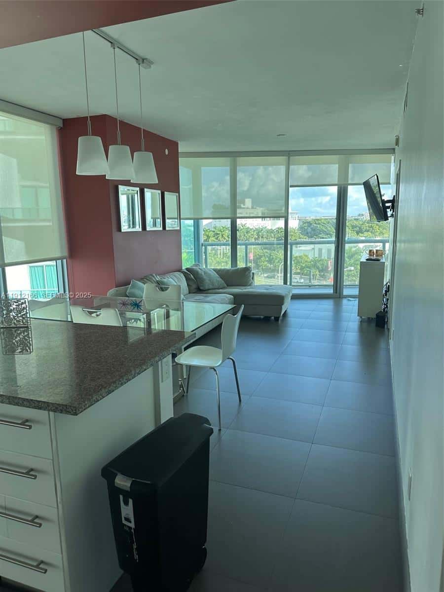 888 Biscayne Blvd # 512, Miami FL 33132