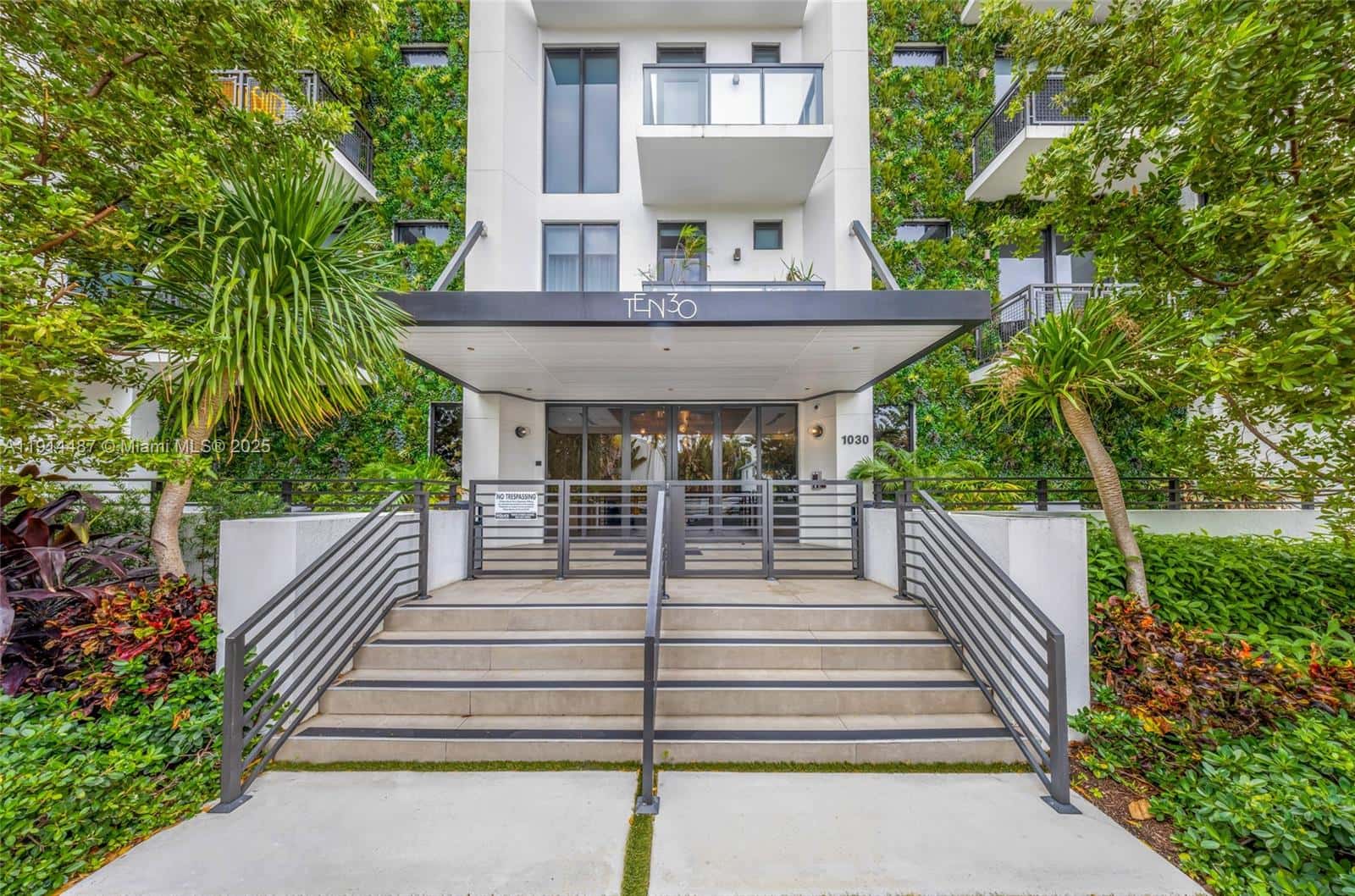 1030 15th St # 306, Miami Beach FL 33139