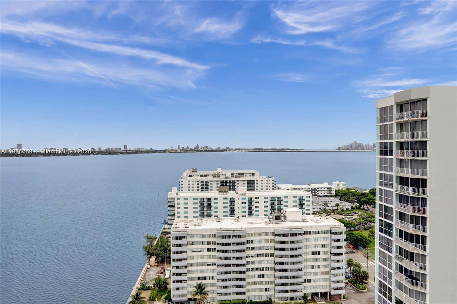 7601 E Treasure Dr # 2421, North Bay Village FL 33141