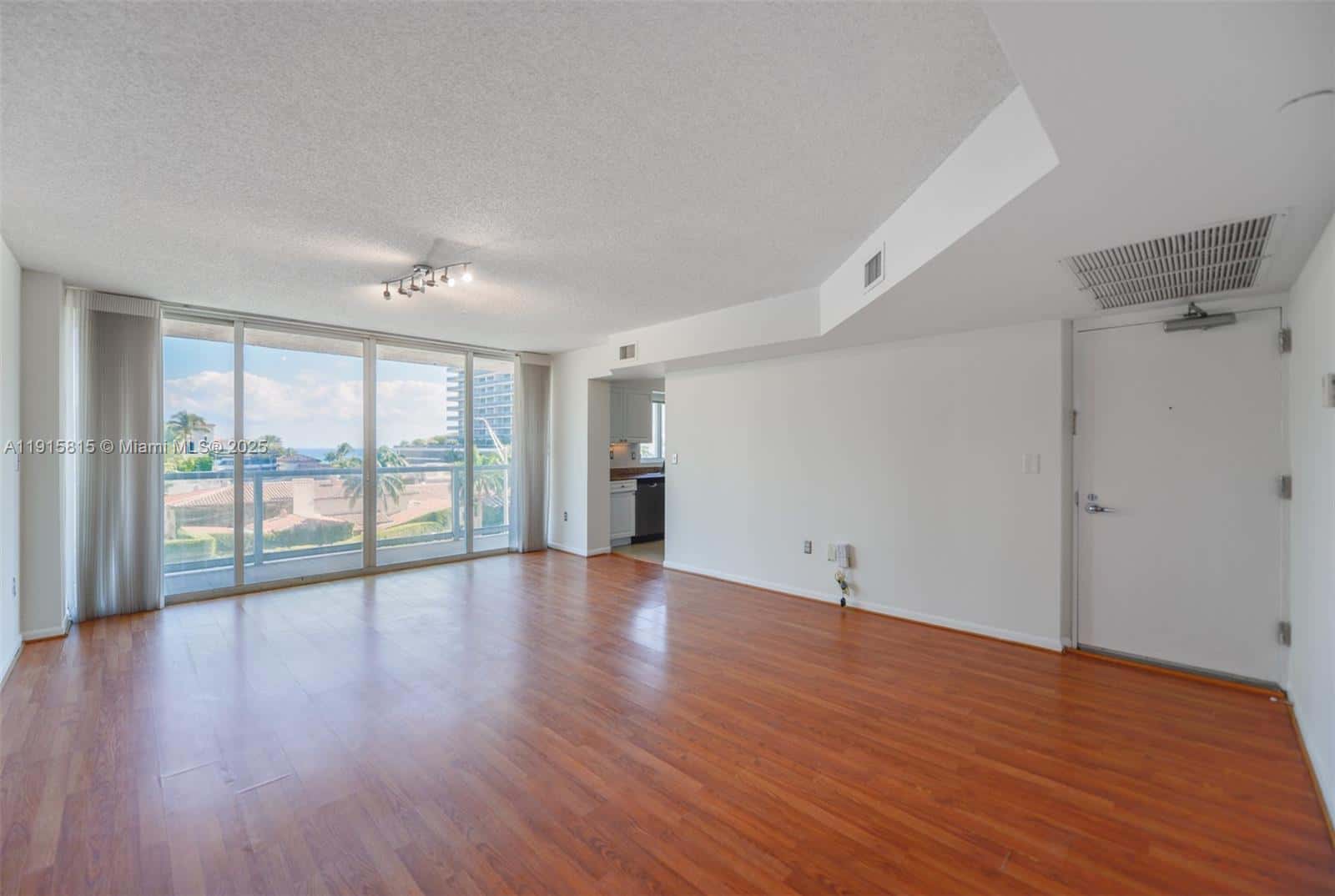 5900 Collins Ave # 506, Miami Beach FL 33140