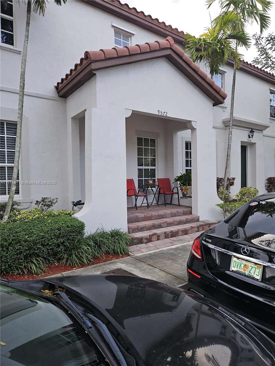 9572 SW 169th Pl, Miami FL 33196