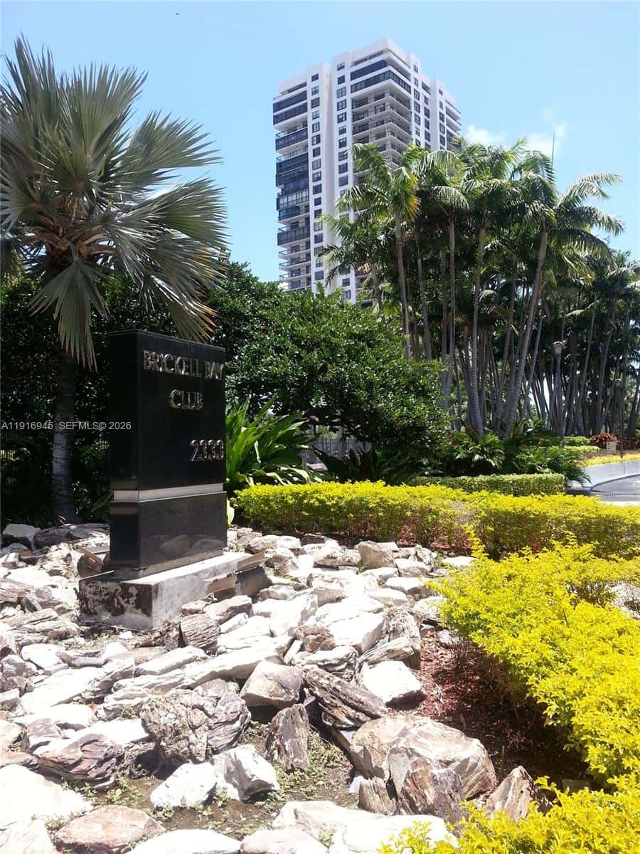 2333 Brickell Ave # 2215, Miami FL 33129