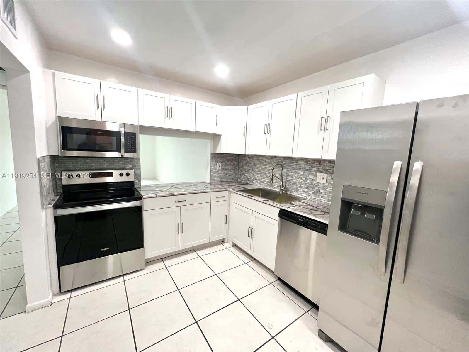 18900 NE 3rd Ct # 531, Miami FL 33179