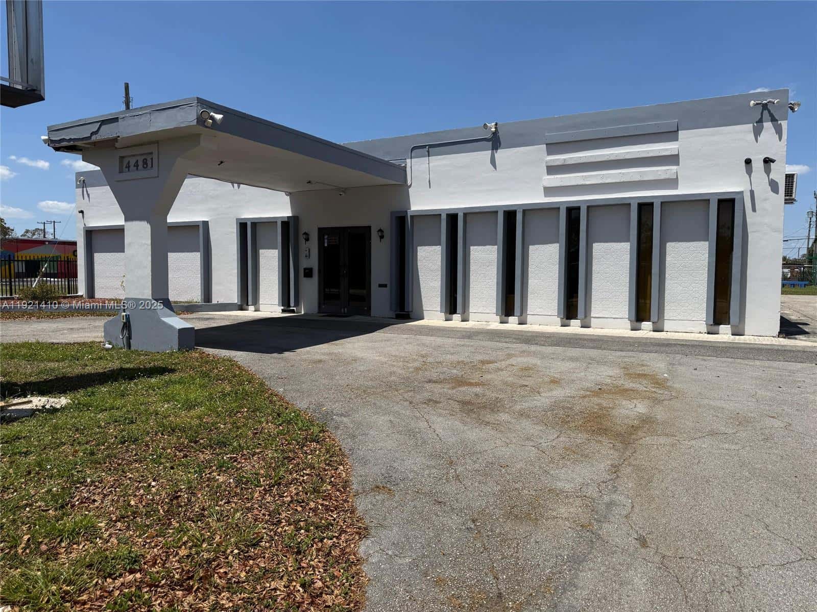 4481 NW 167th St, Miami Gardens FL 33055