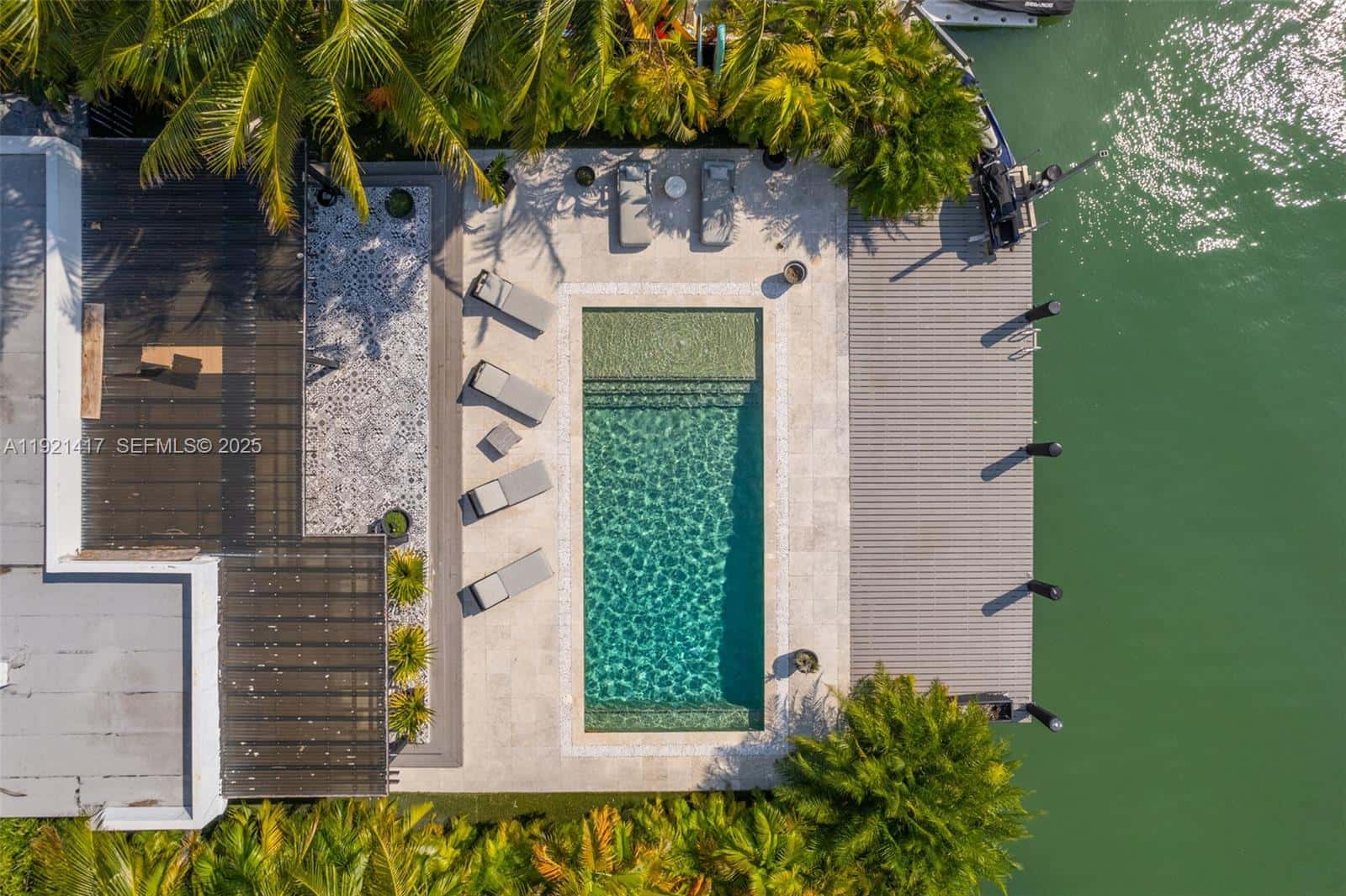 970 S Shore Dr, Miami Beach FL 33141