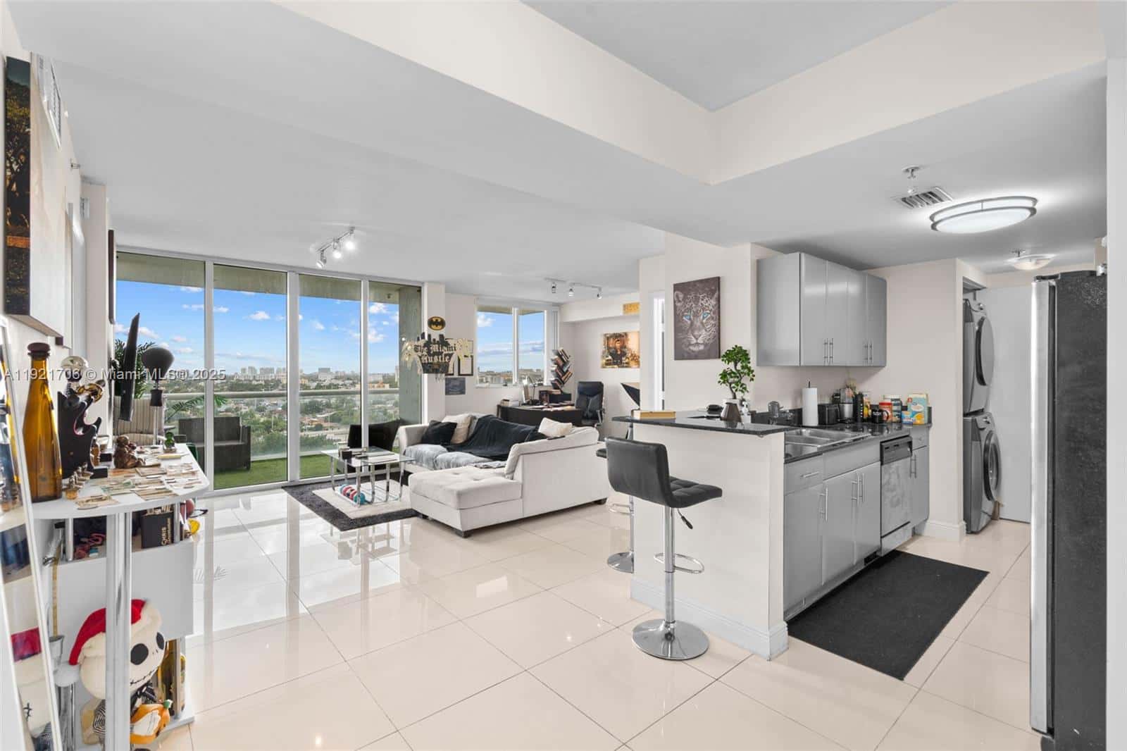 1871 NW S River Dr # 1402, Miami FL 33125