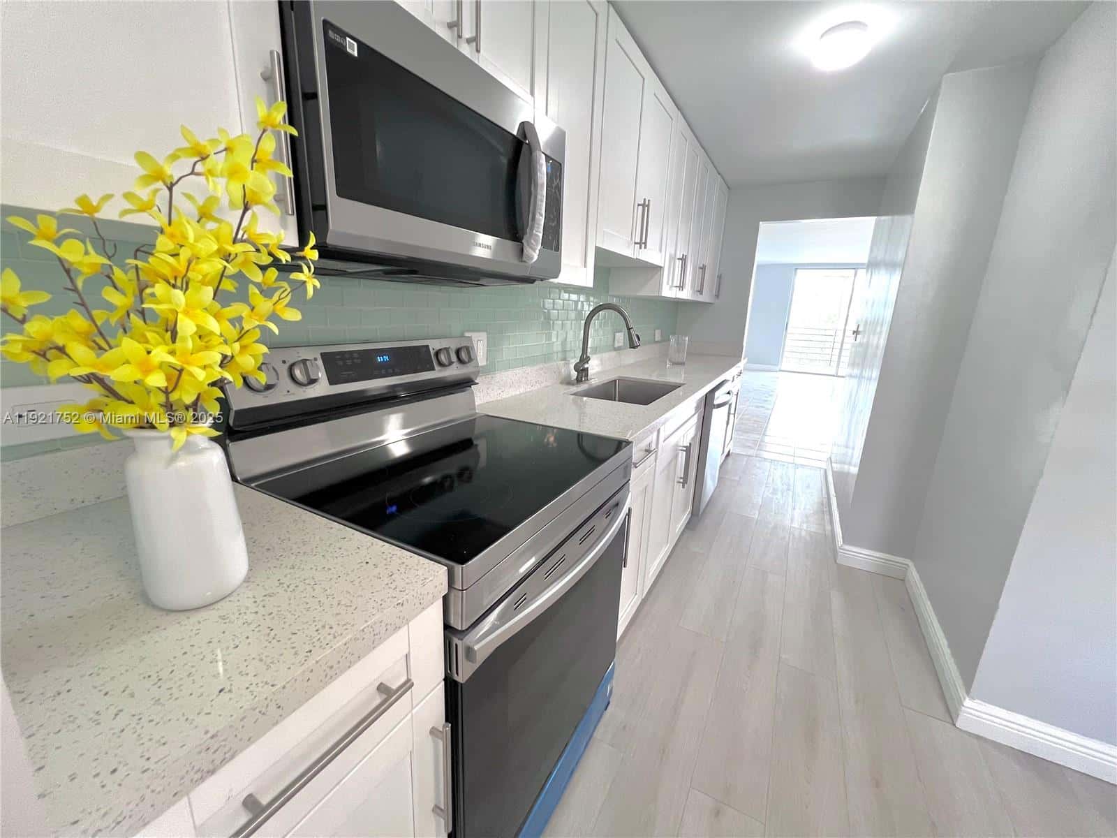 3660 NE 166th St # 505, North Miami Beach FL 33160