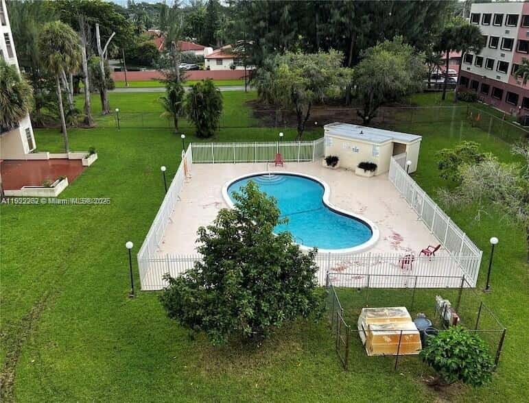 650 NE 149th St # 402A, Miami FL 33161