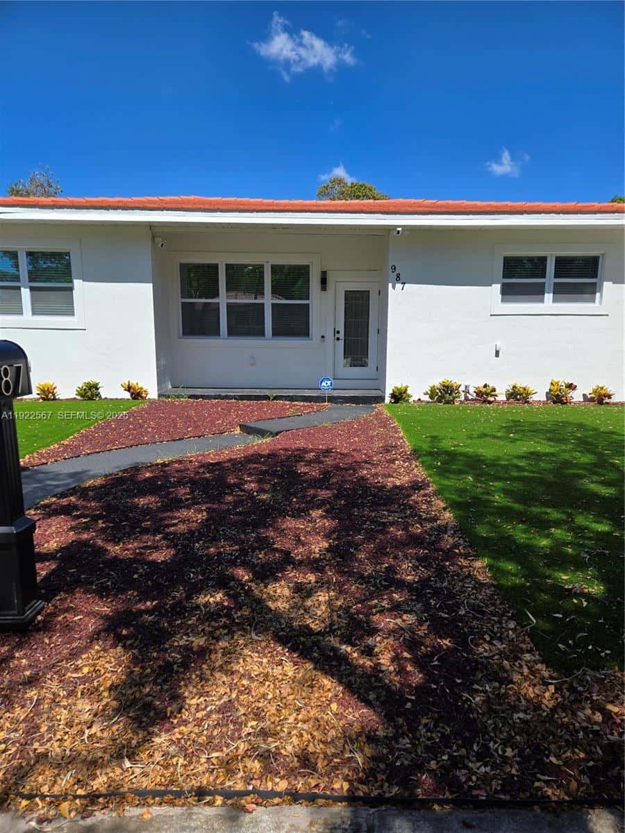 987 NE 145 # A, North Miami FL 33161