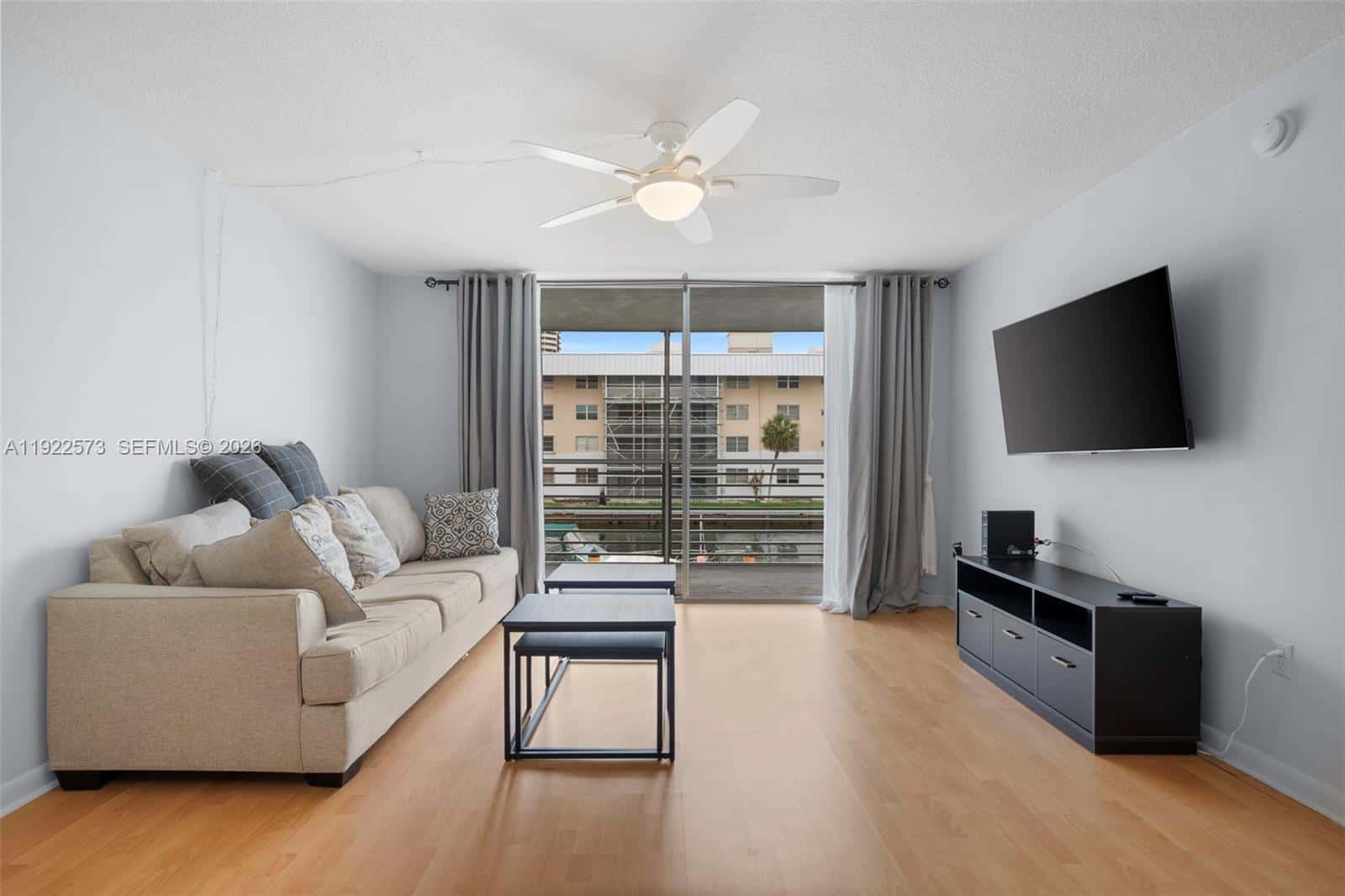 3551 NE 169th St # 212, North Miami Beach FL 33160