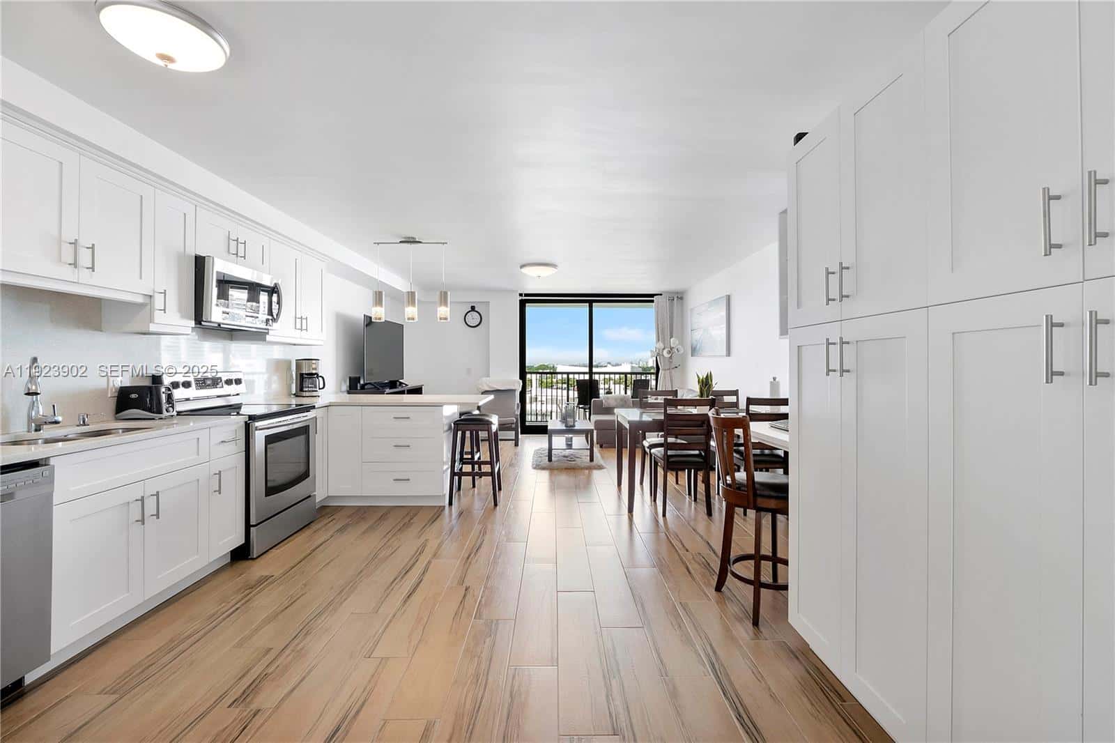 1800 Collins Ave # 11B, Miami Beach FL 33139