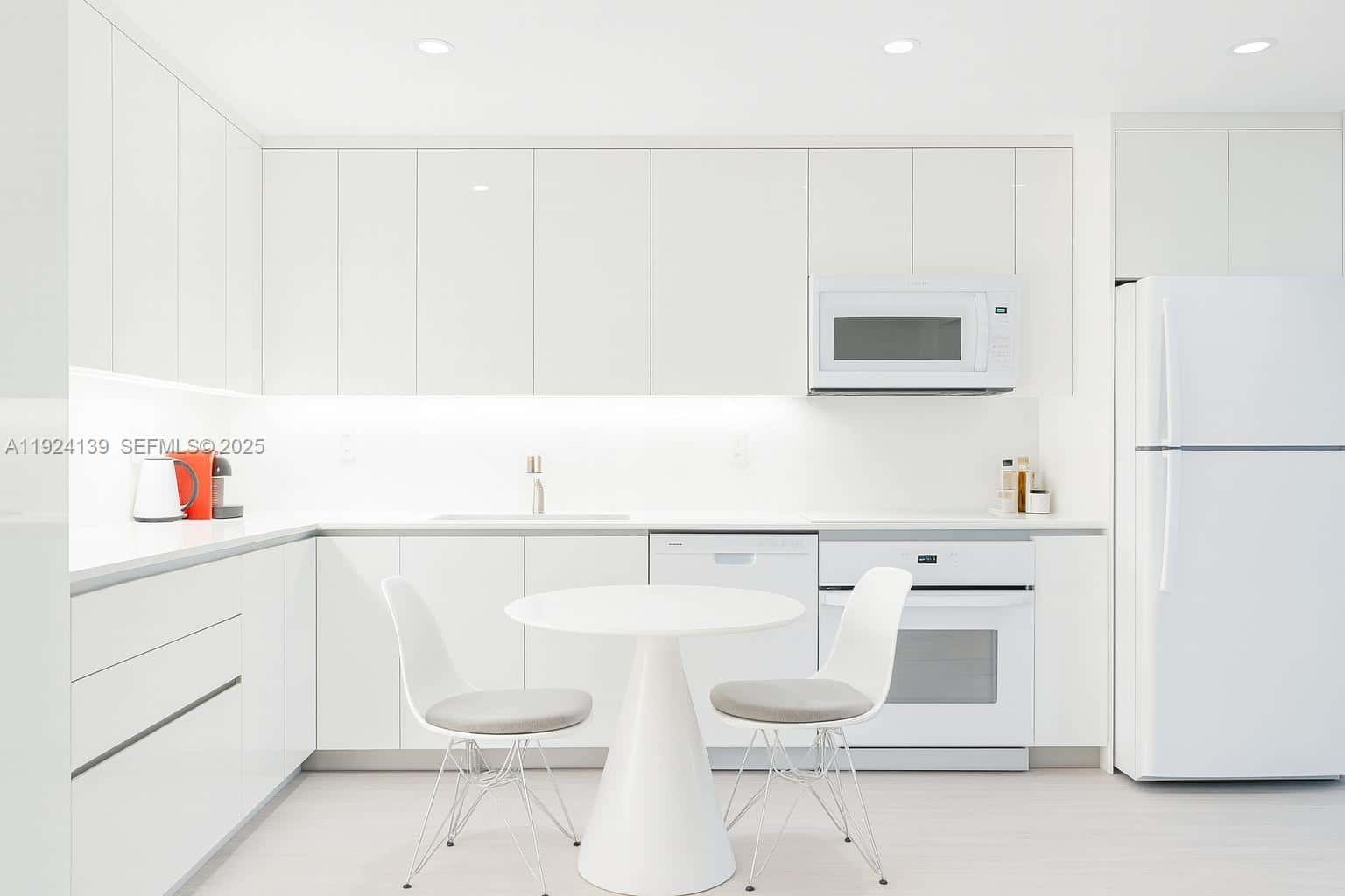 2301 Collins Ave # 636, Miami Beach FL 33139