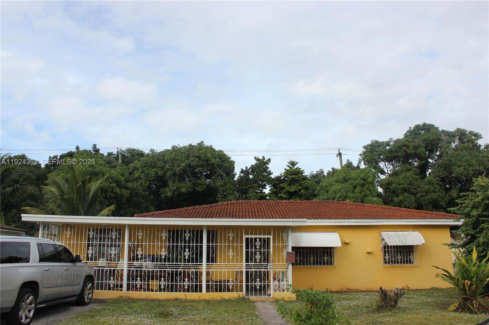3135 NW 82nd St, Miami FL 33147
